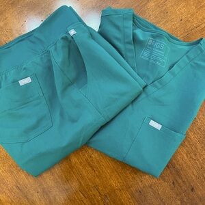 Figs Hunter Green Scrub Set Large